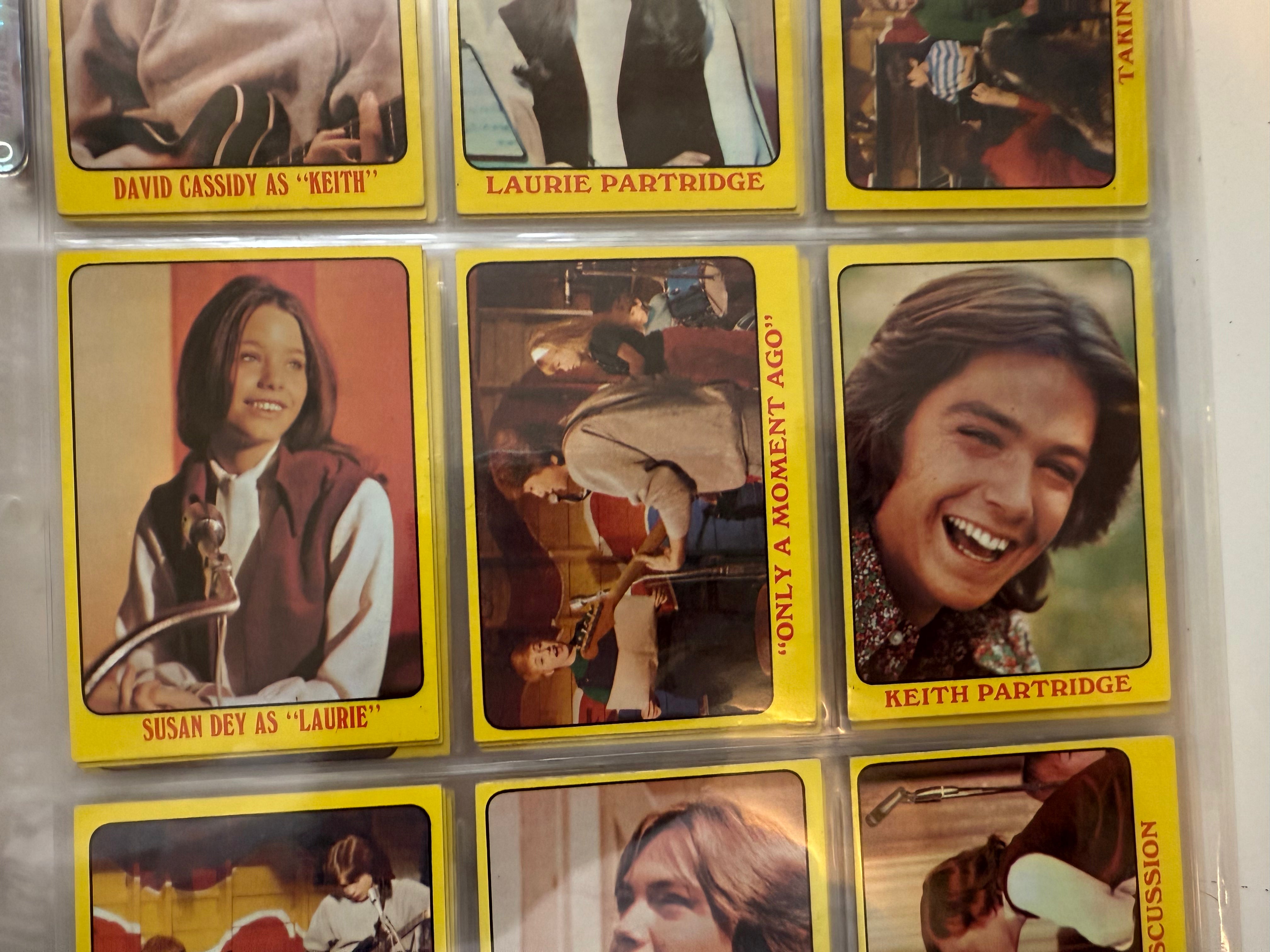 Partridge family TV show yellow border cards sets in pages 1971