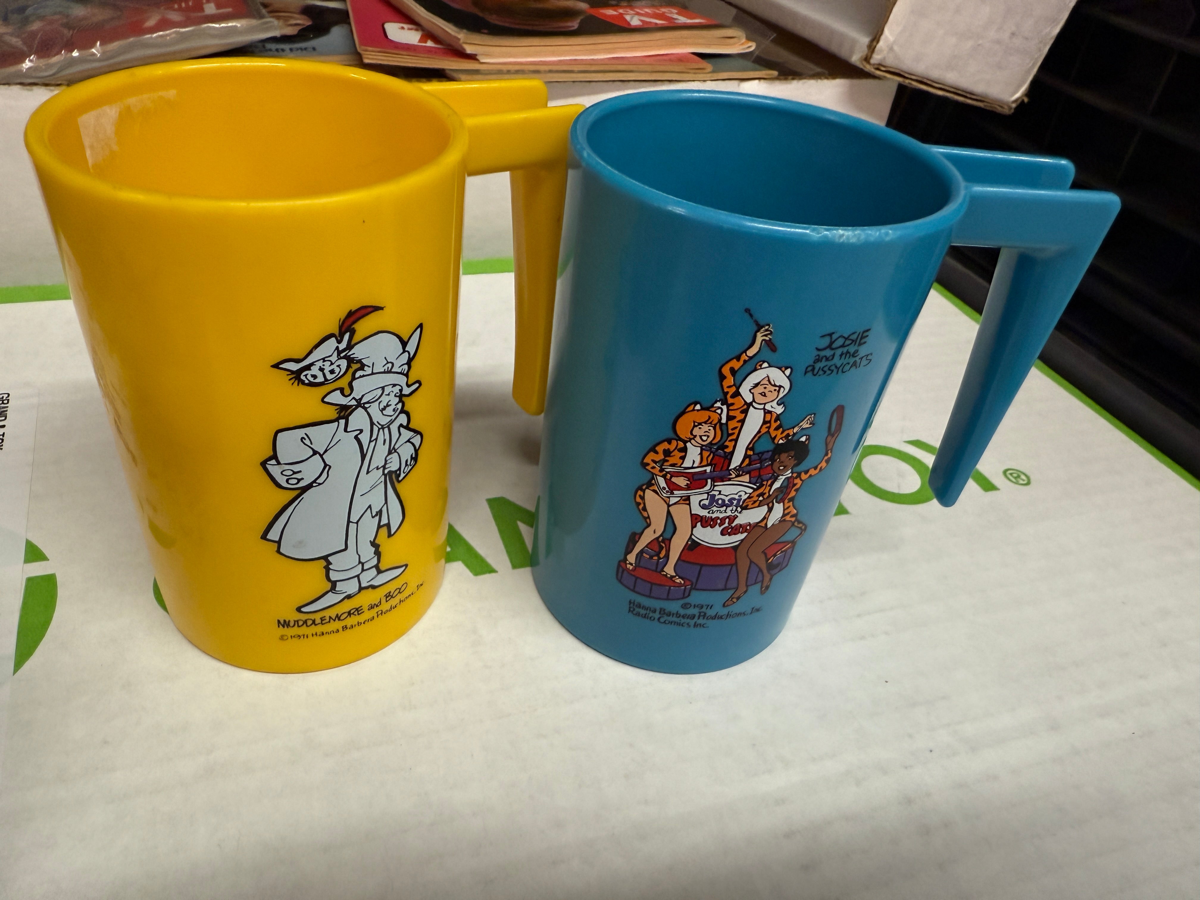 Josie and the pussycats two rare plastic mugs 1971