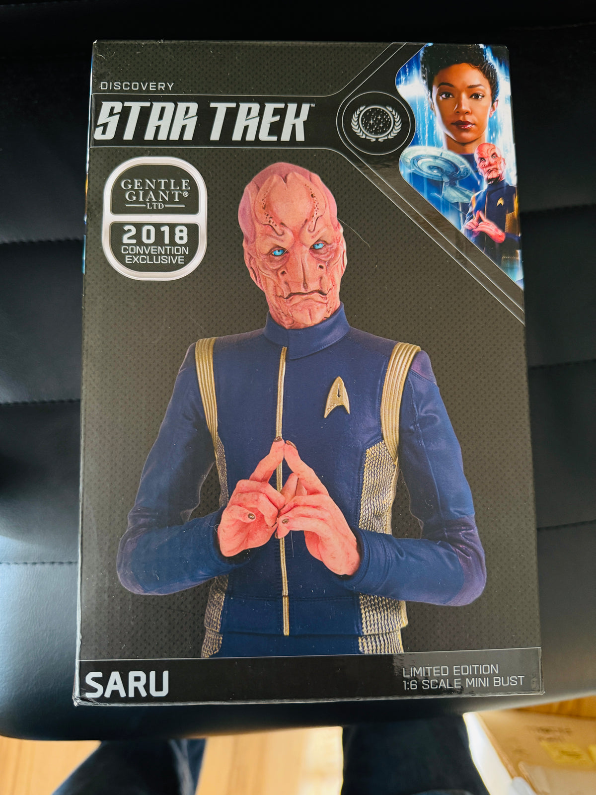 Star Trek discovery rare Limited issued Saru bust with rare card in box from 2018