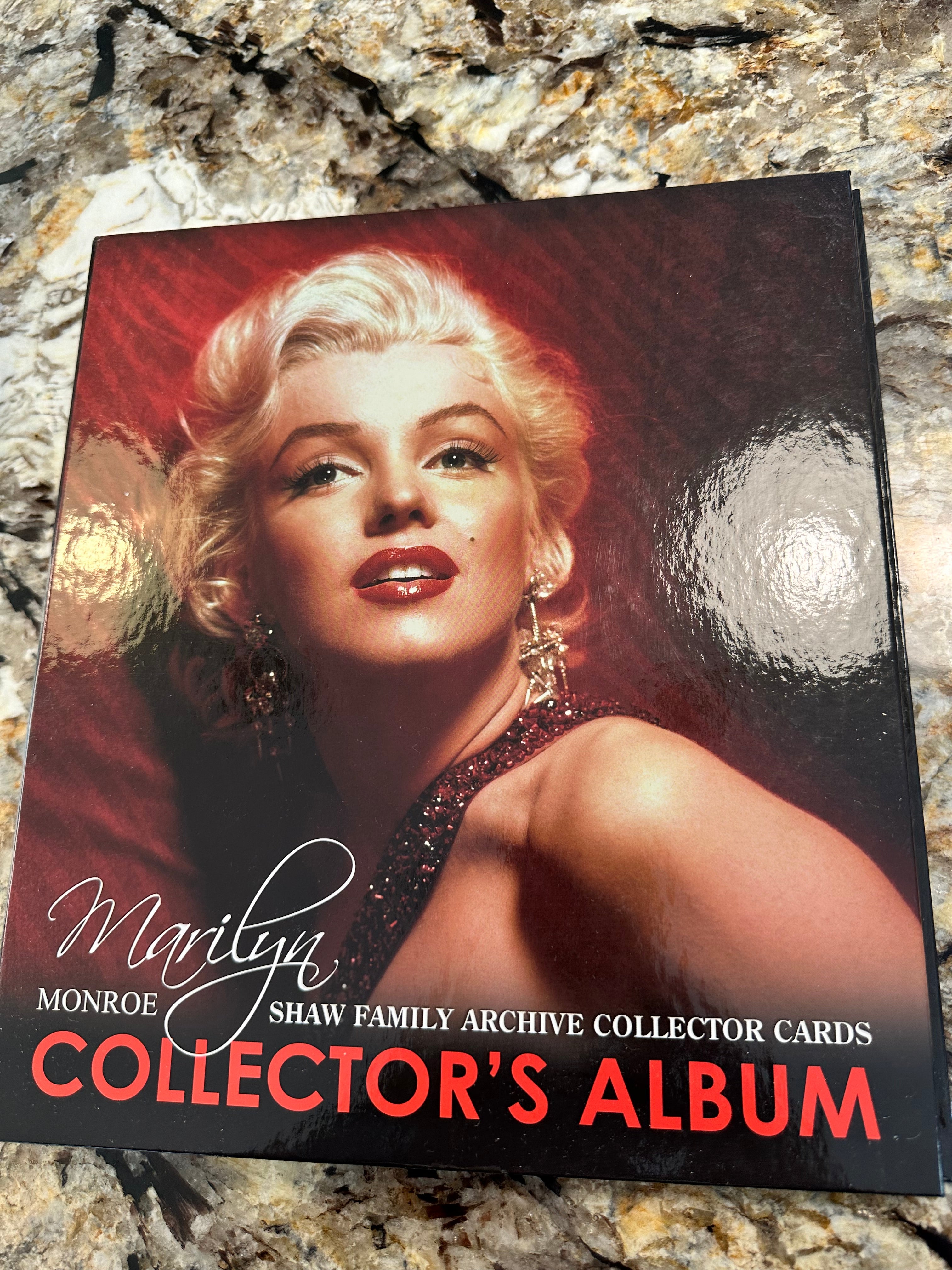 Marilyn Monroe Archive rare cards and insert set in Binder 2007