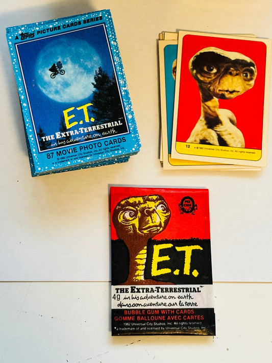 ET movie Opc Canadian version cards set with stickers and wrapper 1982