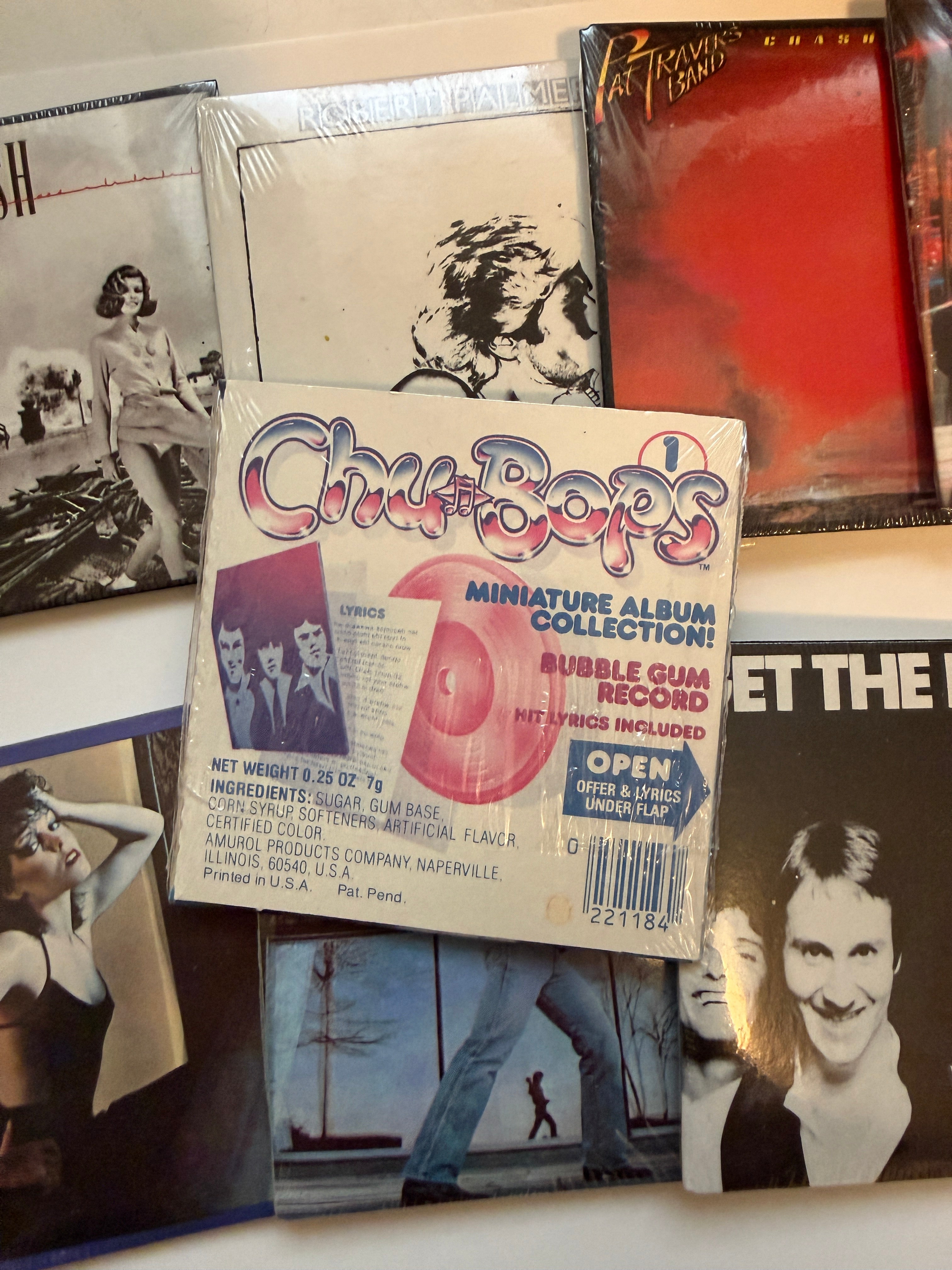Chu-bops rockstars mini albums with gum 8 count set 1981