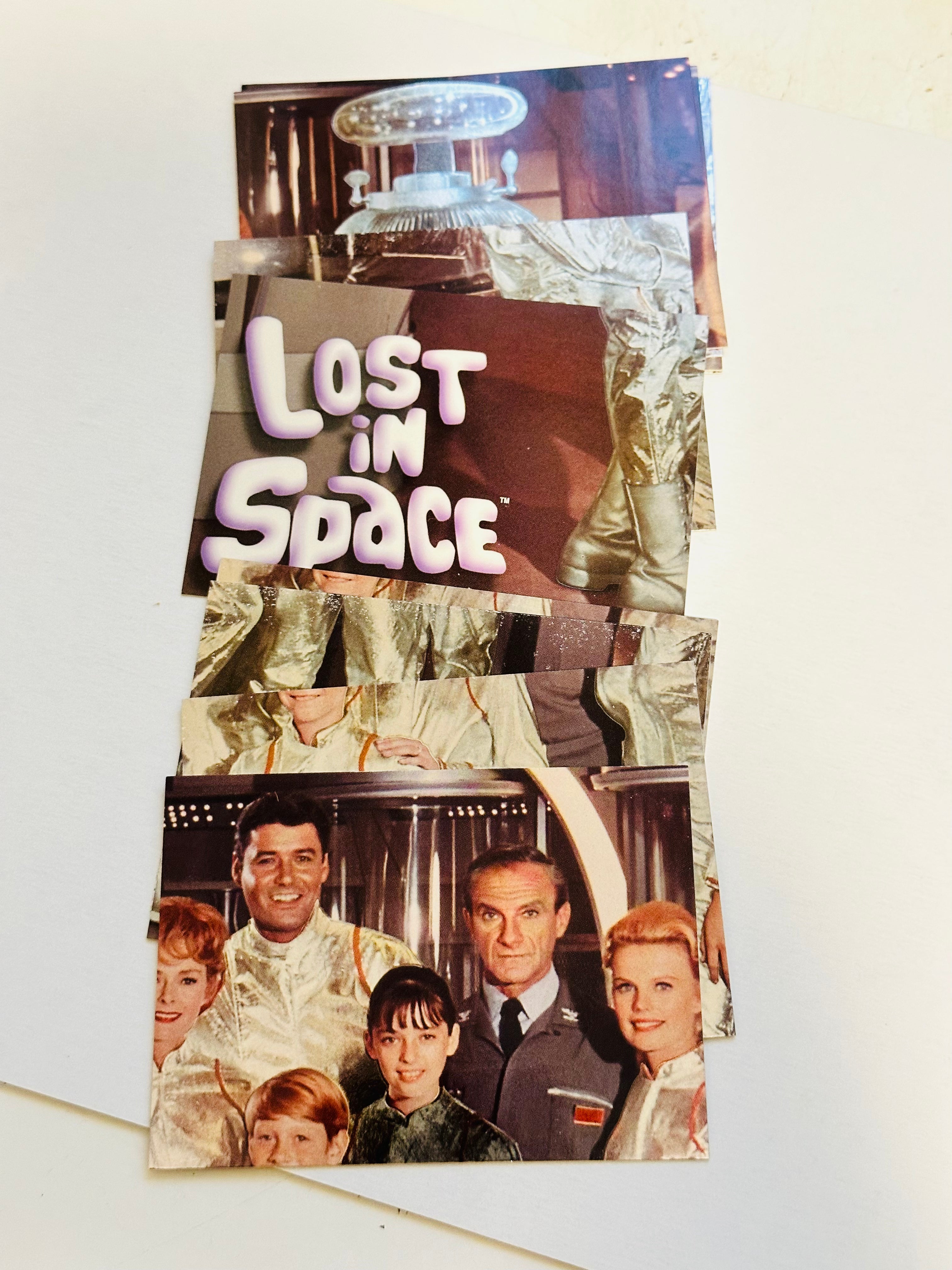 Lost in Space movie 9 cards insert set