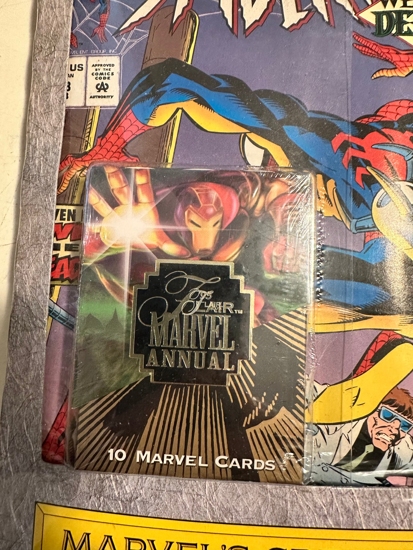 Marvel collectors factory sealed 4 spider-man vintage comics pack with Marvel fleer flair cards pack! 1990s