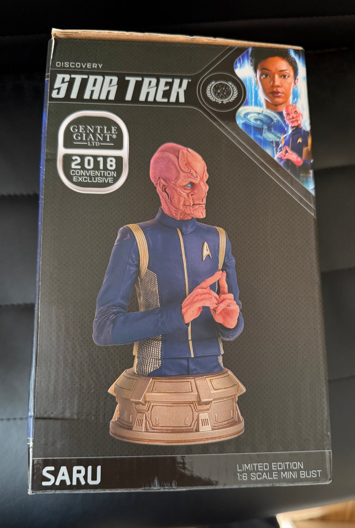 Star Trek discovery rare Limited issued  Saru bust with rare card in box from 2018