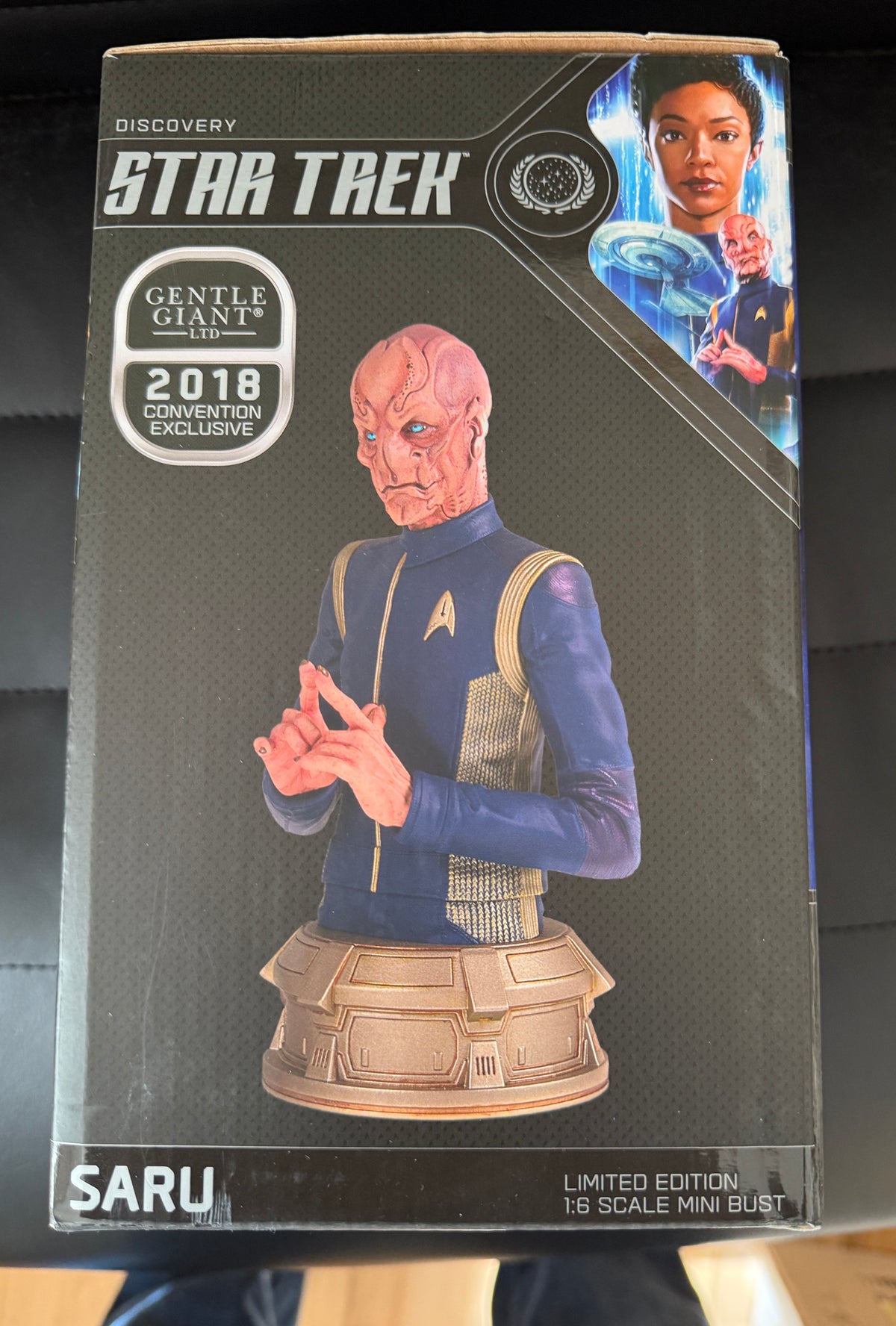 Star Trek discovery rare Limited issued  Saru bust with rare card in box from 2018