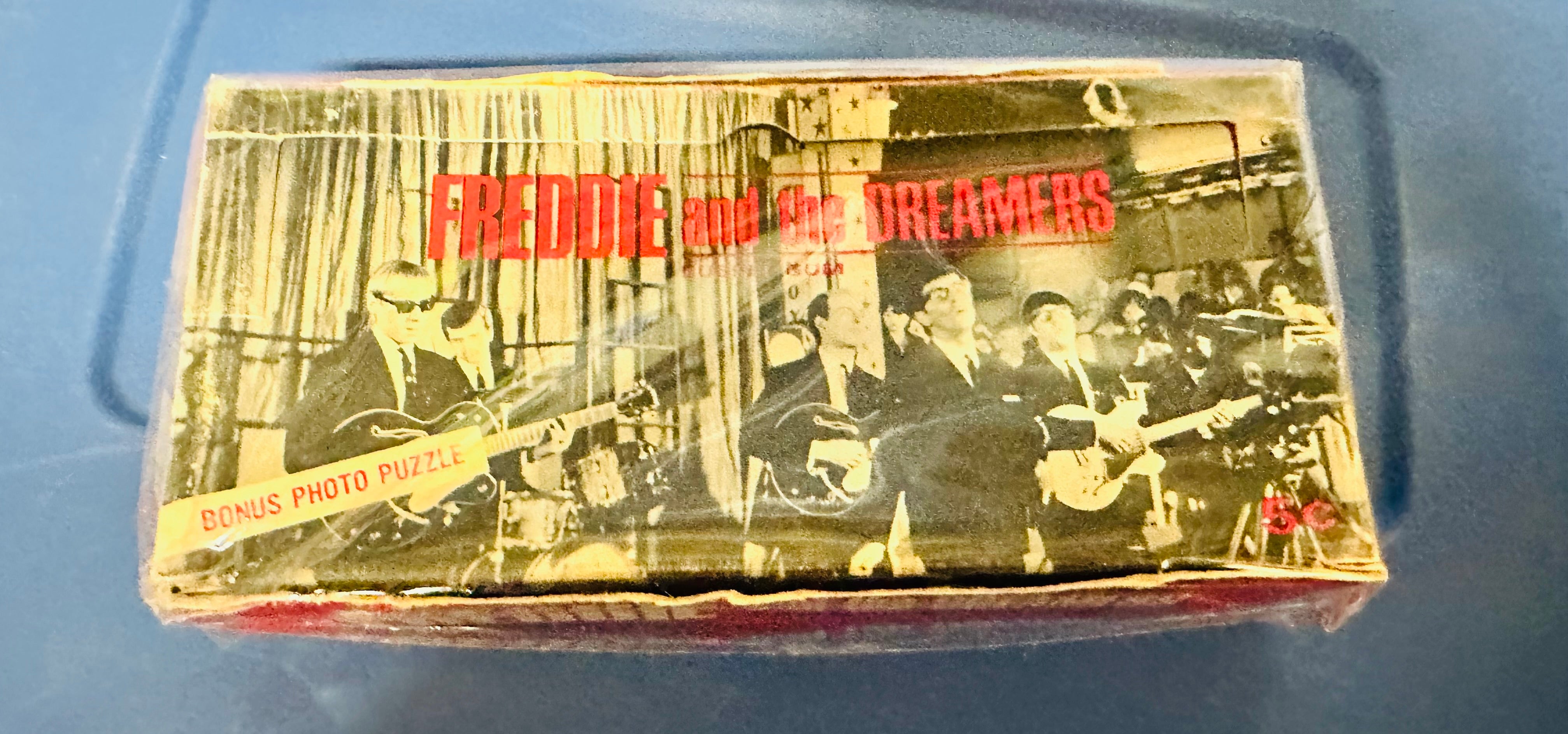 Freddie and the dreamers empty display box, 1958