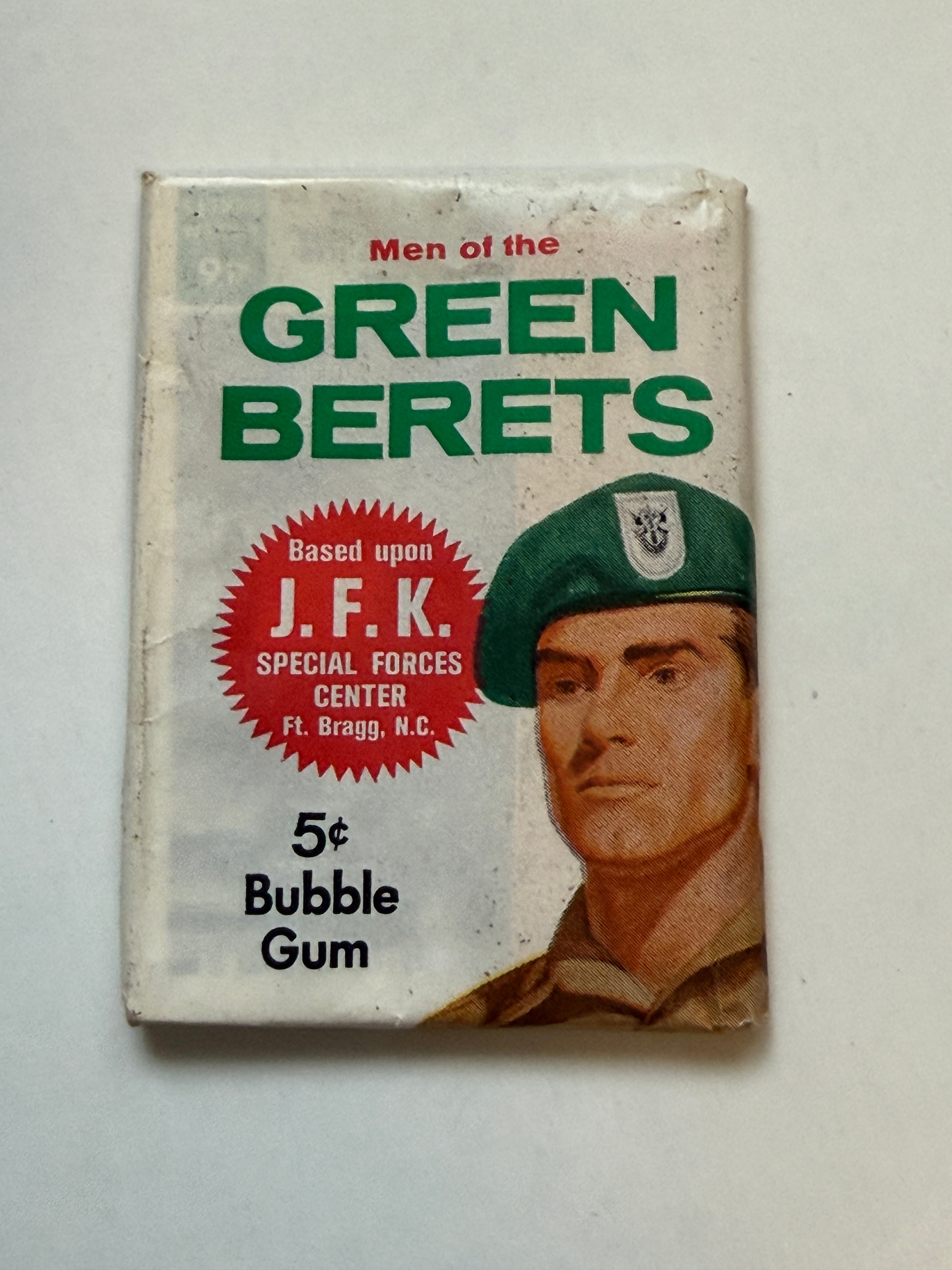 1966 Green Berets cards sealed pack