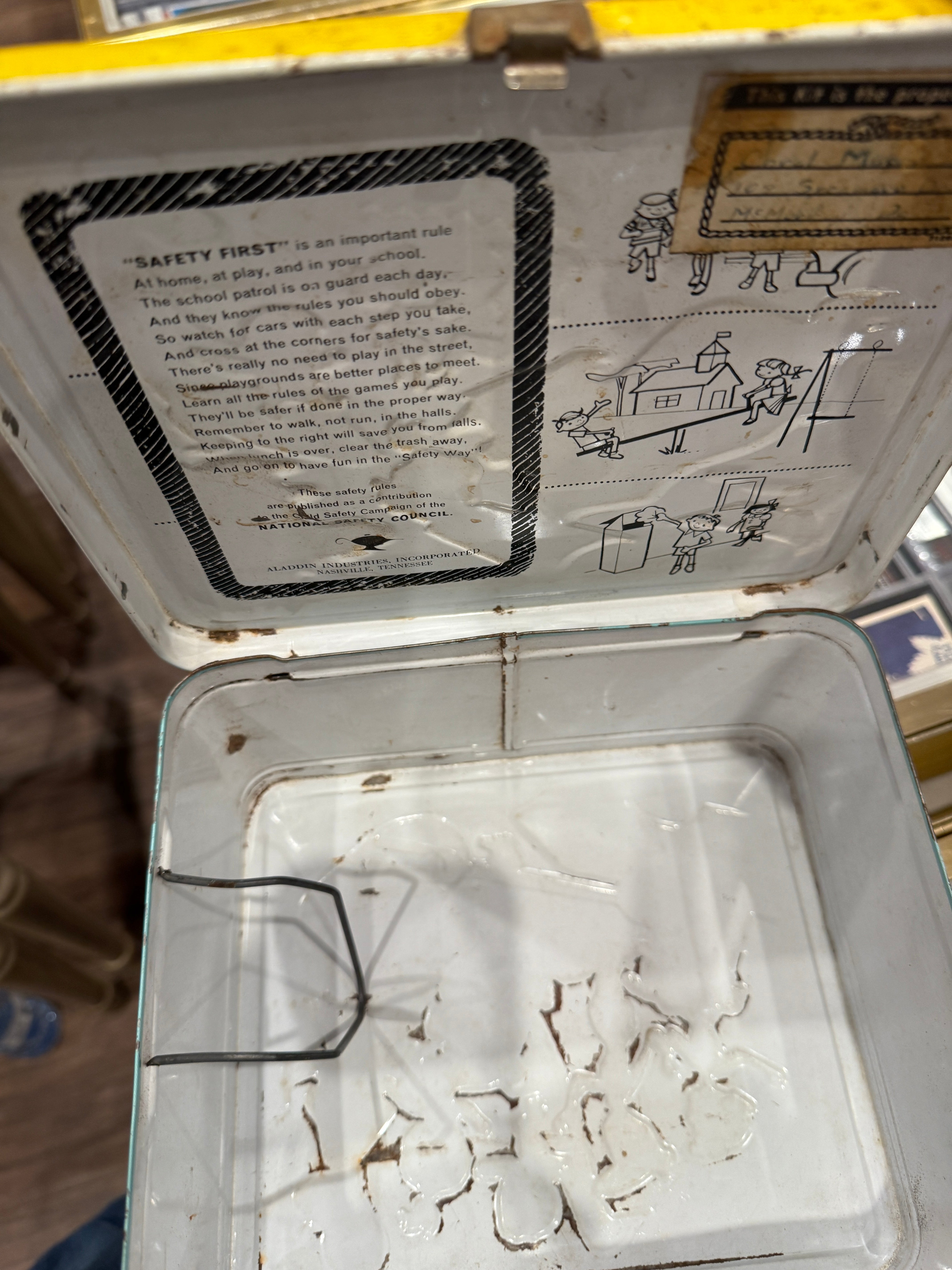 Flintstones vintage metal lunch box 1964