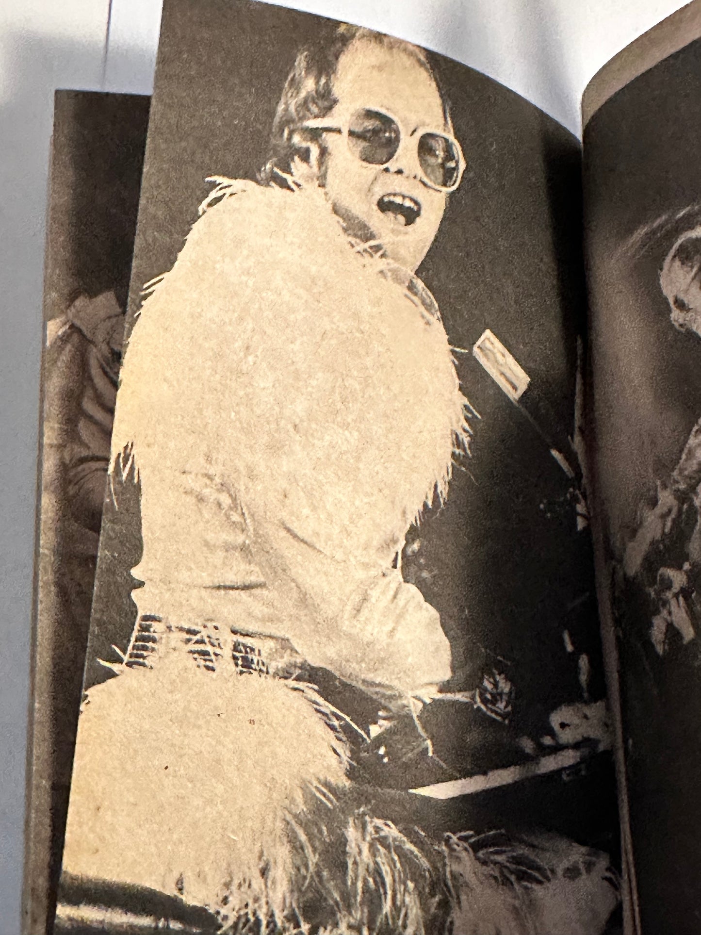 Elton John rare vintage circus pocket book with great read and pictures. 1975