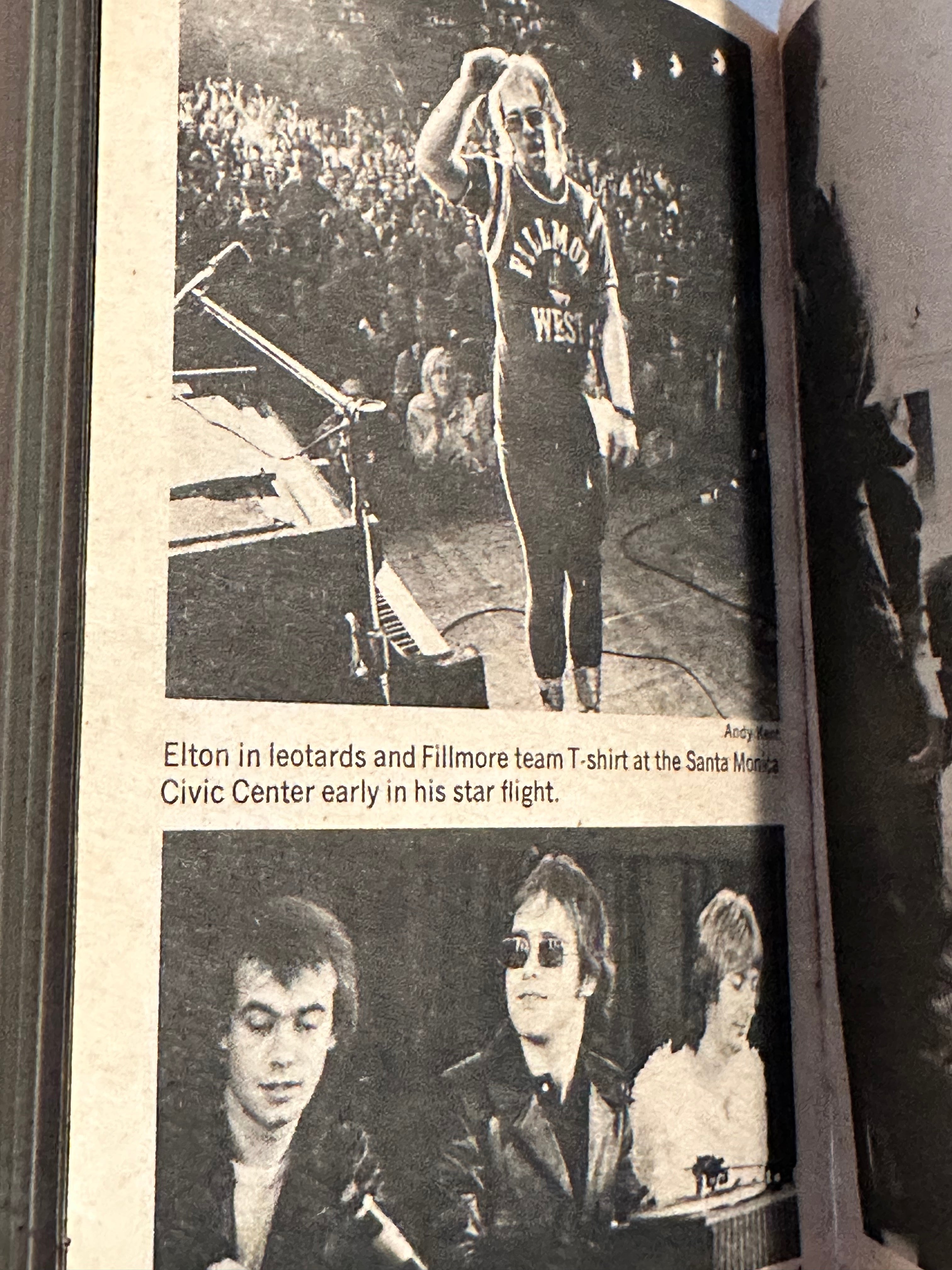 Elton John rare vintage circus pocket book with great read and pictures. 1975