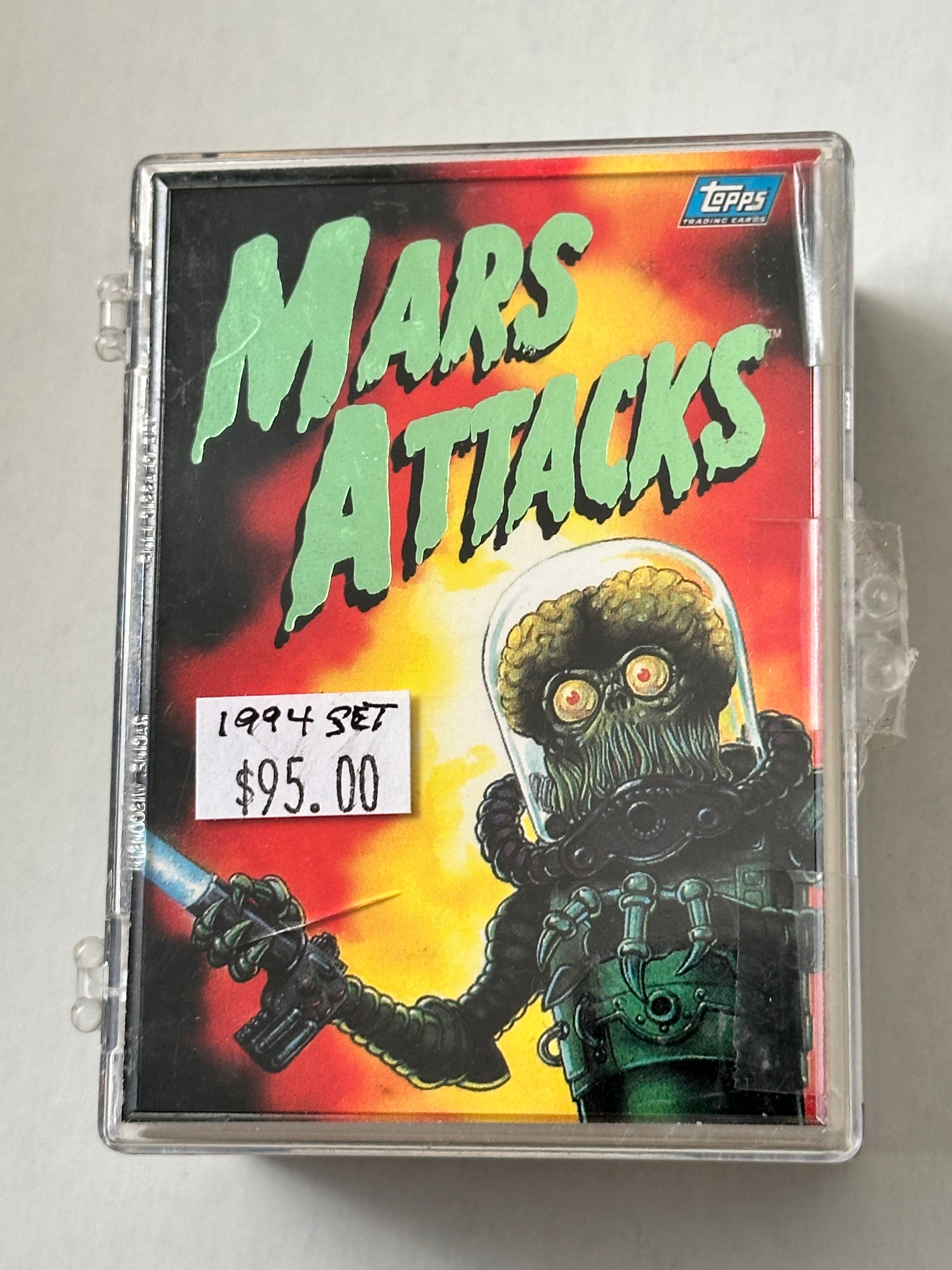 Mars Attacks Topps cards set Mint condition with wrapper 1994