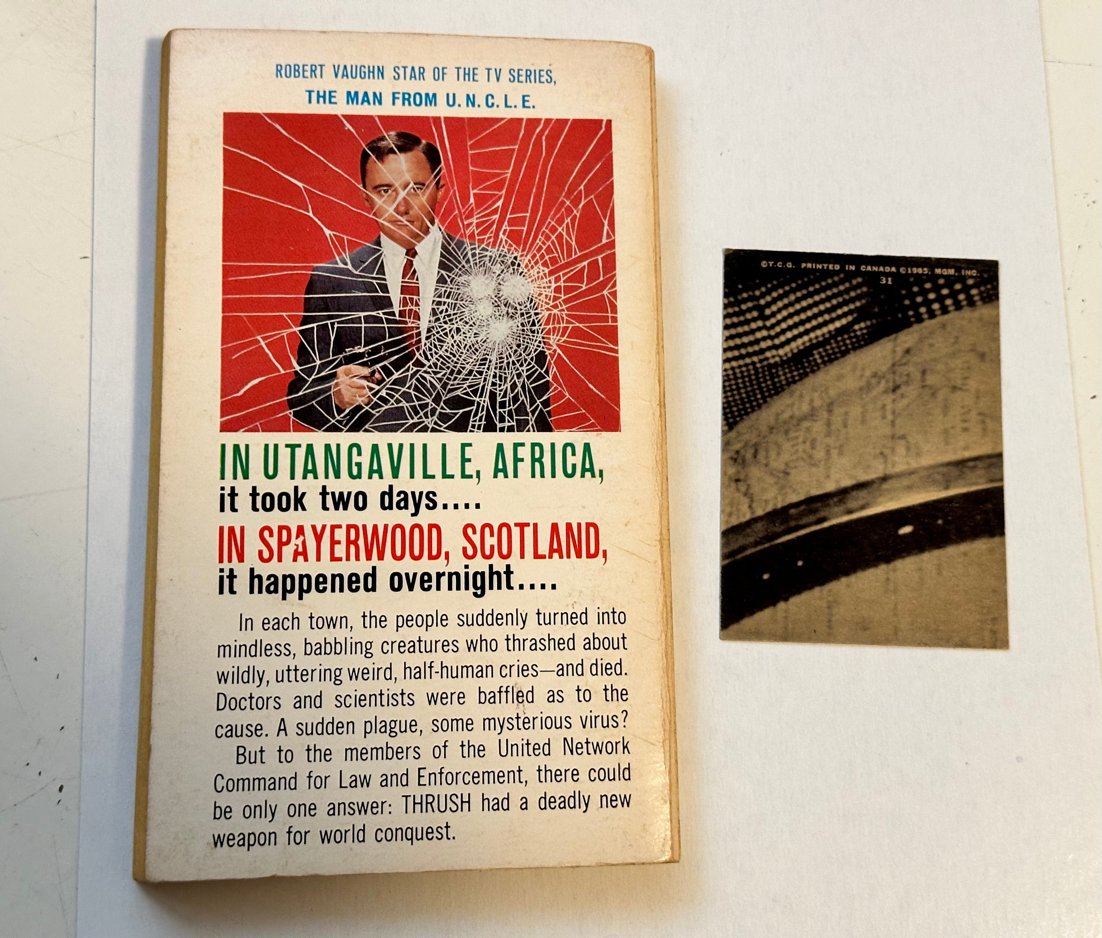 Man from Uncle TV show rare first issue pocketbook plus bonus vintage card 1965