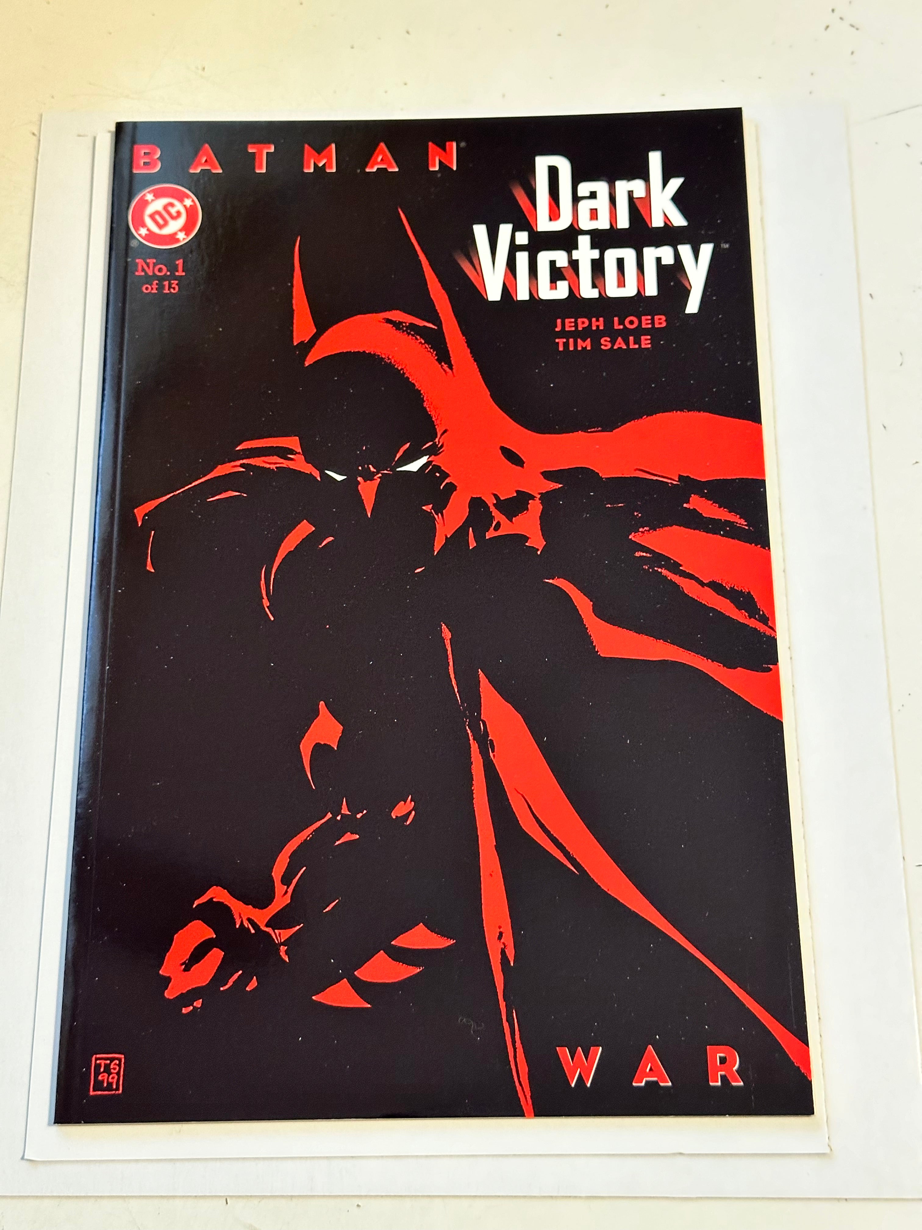 Batman, dark victory number one comic book high-grade condition, 1999