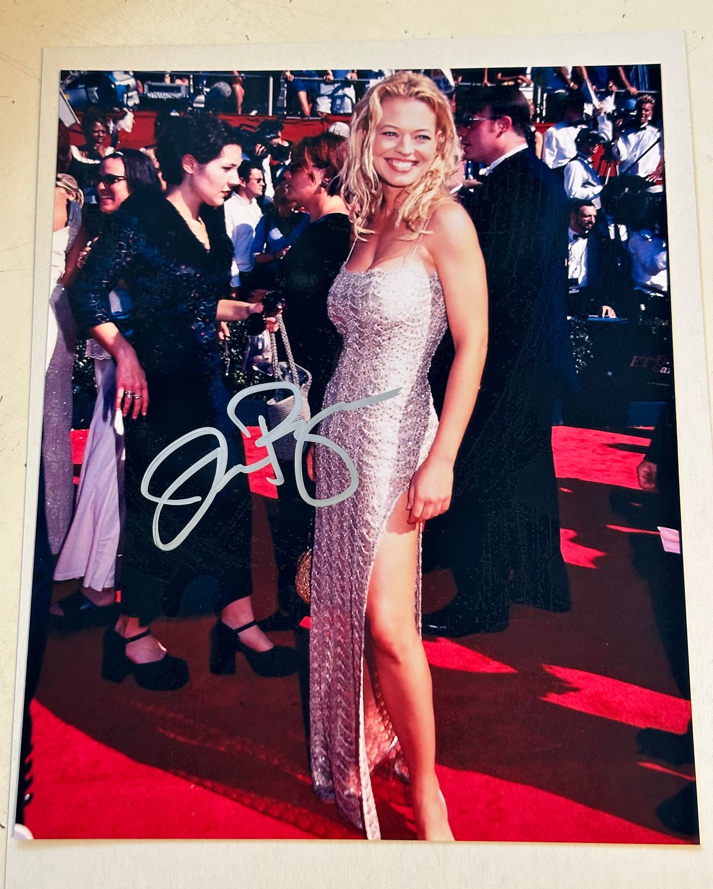 Star Trek Jeri Ryan 7of Nine autographed 8 x 10 photo with rare Star Trek TV show wrapper sold the COA