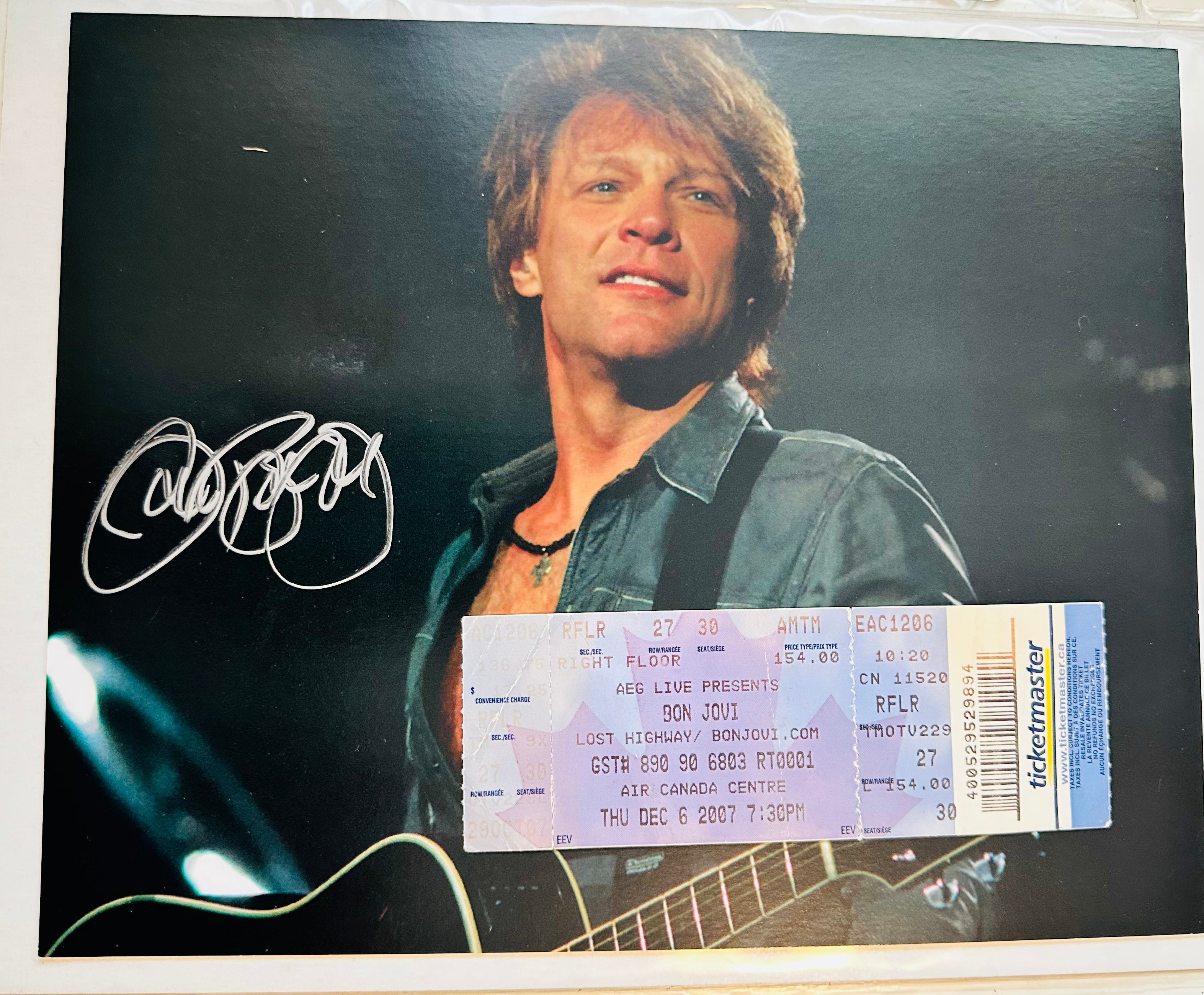 Bon Jovi rare Jon Bon Jovi autographed 8 x 10 photo with original concert ticket sold with COA